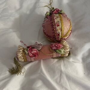 Elegant Pink Floral Ornament Set
